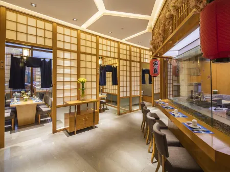 Royal Century Hotel Shanghai Отели рядом с достопримечательностью «Shanghai Pudong New Area Administration Institute»