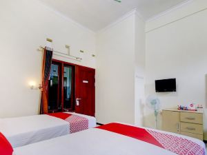 Super OYO Capital O 90151 Guest House 180