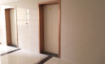 Xiangyang Apartment (Jinjiang Station)