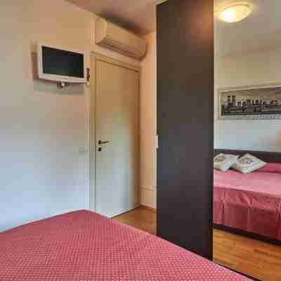 Angela Rooms