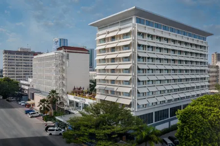 Four Points by Sheraton Dar es Salaam New Africa Отели рядом с достопримечательностью «Коко Бич»