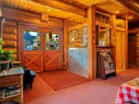 Dodge Peak Lodge Hotels in Boundary County