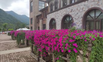 Benxi Huamu Hefu Warm Apartment