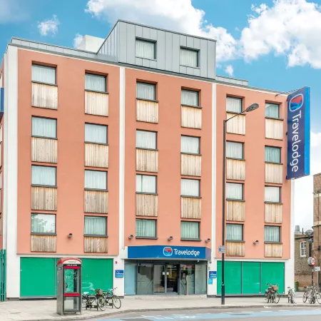 Travelodge London Balham Отели рядом с достопримечательностью «Железнодорожный вокзал Норбери»