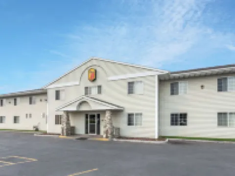 Super 8 by Wyndham Hamilton Hotels in Hamilton