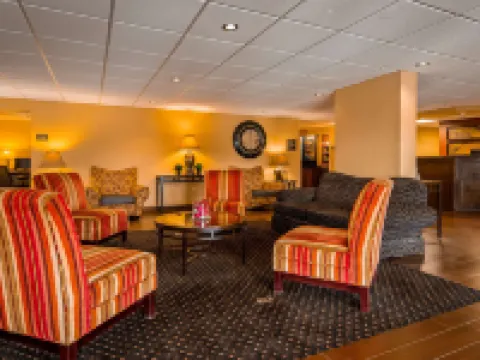 Best Western Plus Parkway Hotel Hotels in Alton