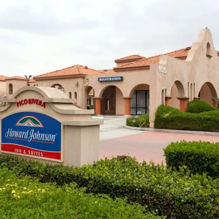Howard Johnson Hotel & Suites by Wyndham Pico Rivera