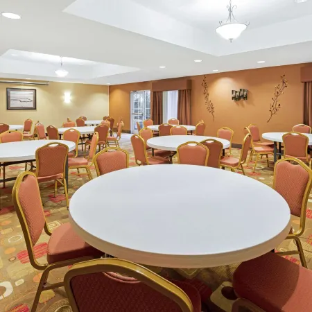La Quinta Inn & Suites by Wyndham Stillwater-University Area
