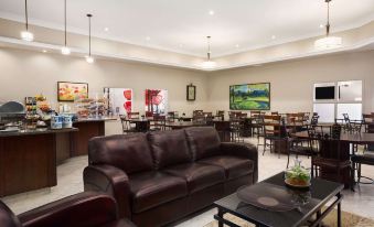 Ramada by Wyndham Emerald Park/Regina East