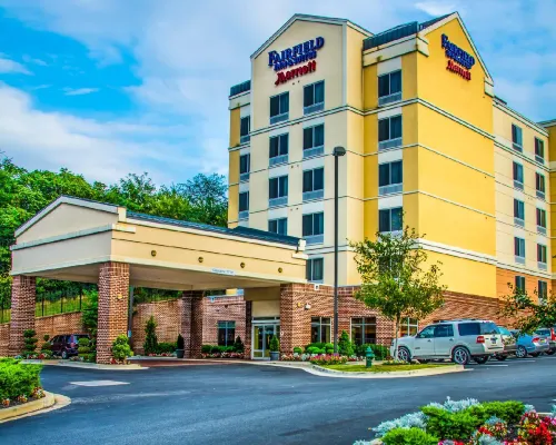 Fairfield Inn & Suites Washington, DC/New York Avenue Hotels near Brooks Station