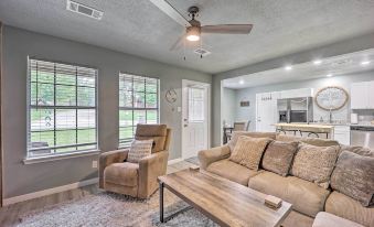 Family-Friendly Barling Retreat: Yard & Deck! - Housity