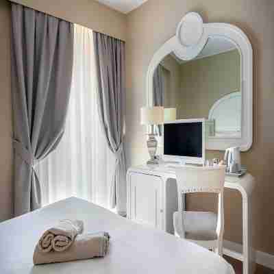 Hotel Capri Rooms