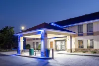 Days Inn & Suites by Wyndham Commerce Hotels in Commerce