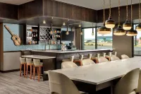 Radisson Hotel West Memphis - bars