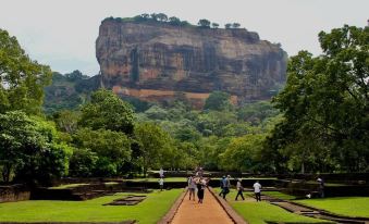 Grand Kalundawa - Dambulla's Hidden Secret