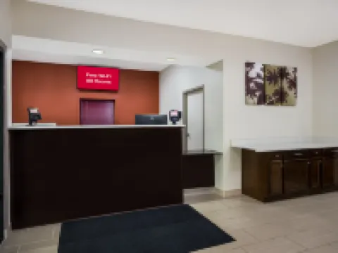 Red Roof Inn & Suites Thomasville Hotels in Thomasville