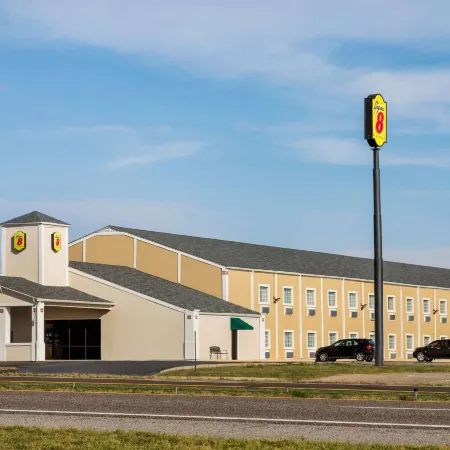 Super 8 by Wyndham Gainesville TX