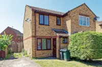 Lovely 2-Bed House in Kent - Parking Available Hotels in 