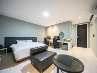 Jeongeup Labe Hotel 井邑市のホテル