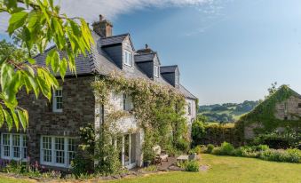 Alltybrain Farm Cottages and B&B