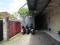 Hotel O Hunian 99 Hotels in Genteng