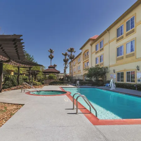 La Quinta Inn & Suites by Wyndham Tomball