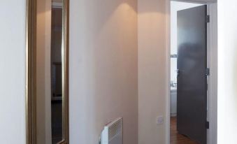 Chestnut Court 2 Bed Apartment Free Parking WiiFi Smart TV