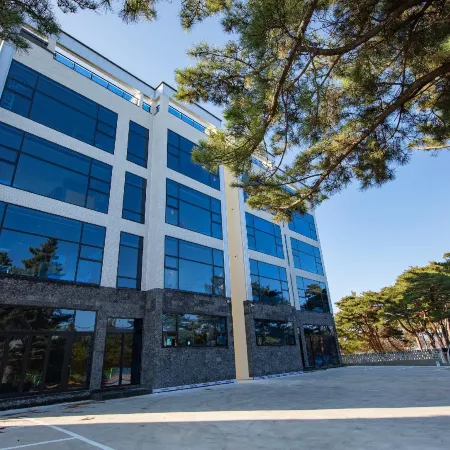Gangneung Good Day Poolvilla Отели рядом с достопримечательностью «Порт Чумунджин»