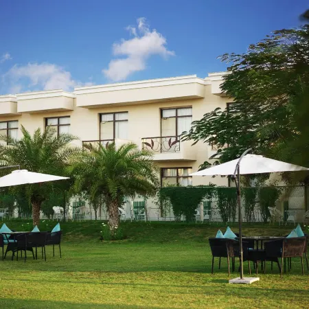 TreeHouse Sunrise Resort & Caravan Park Neemrana