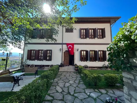 Leyla Hanım Konağı Отели рядом с достопримечательностью «Cinci Hamam»