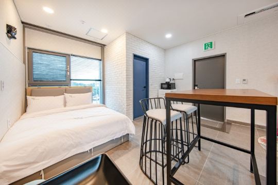 위 펜션 외관 및 뷰