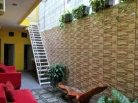 Cendana Mulia Hostel Bogor فنادق في North Bogor