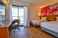 Radisson Red Campinas Hotels in Campinas