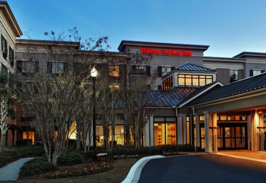 2. 힐튼 가든 인 ..