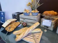 Kyriad Grenoble Centre - breakfast