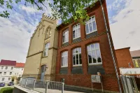 Pension Katharinenschule Hotels near St Nicholas＇s Church