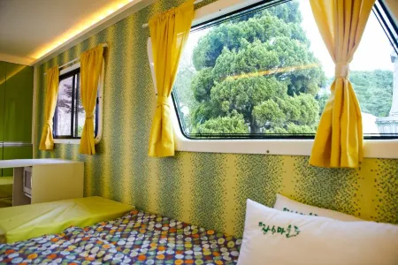 Gongju Jangseung Maeul Caravan Отели рядом с достопримечательностью «Magoksa Temple»