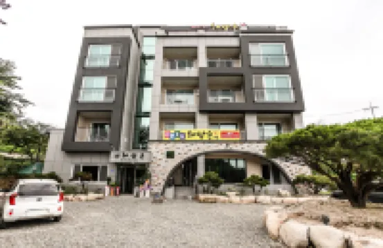 Goseong Haedam-Eun Hotels near Jangsahang Port