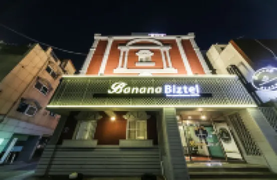Banana Biztel, Jukdo Market, Pohang