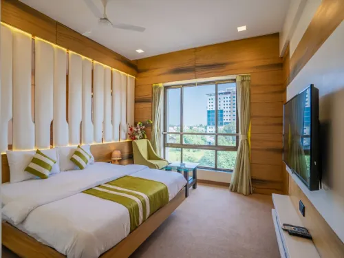 V Star Hotels in Hivare Zare