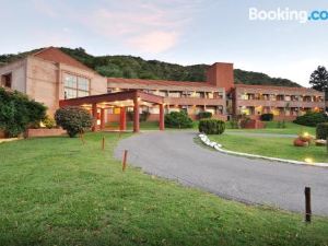 Pinares del Cerro Resort & Suites