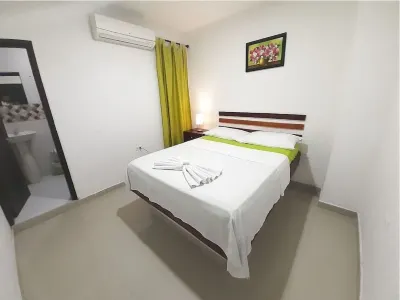 Hotel Playa Verde Hotels near Sol Park
