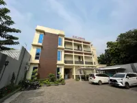 OYO 90629 the Home Srengseng Hotel dekat Alfamart : Taman Meruya Ilir 2