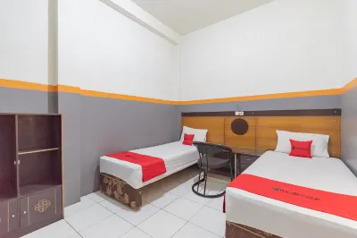 RedDoorz @ Merdeka Street Garut Hoteles en Garut Kota
