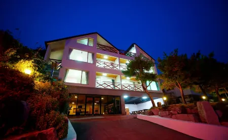 Buan Soribadapensyeon Отели рядом с достопримечательностью «Gwan-Eumbong»