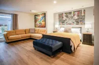 Suite 14 - Sleeping Giant Hotel - PEN Y CAE Inn - Holiday Apartments