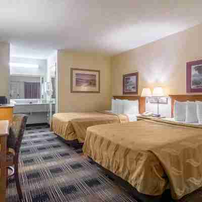 Quality Inn Rooms