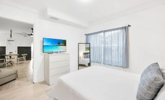 2 Homes! - 4 Mn to Madeira Bch - Hottub - Htd Pool