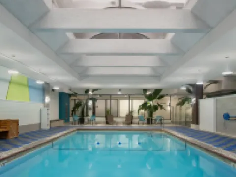 โรงแรม คราวน์พลาซ่า คิทเชนเนอร์-วอเตอร์ลู บาย IHG โรงแรมในคิตเชเนอร์