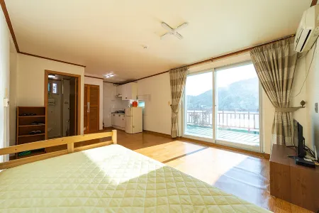 Chuncheon Pulbitgrim Pension Отели рядом с достопримечательностью «Остров Нами»